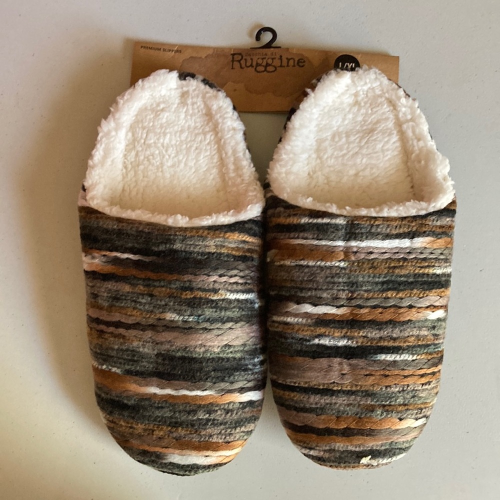 Ruggine Striped Fuzzy Slippers NWOT